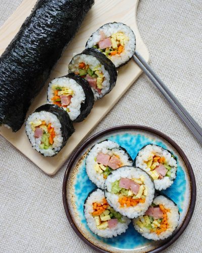 Korean rice roll kim bap recipe image of serving the kim bap